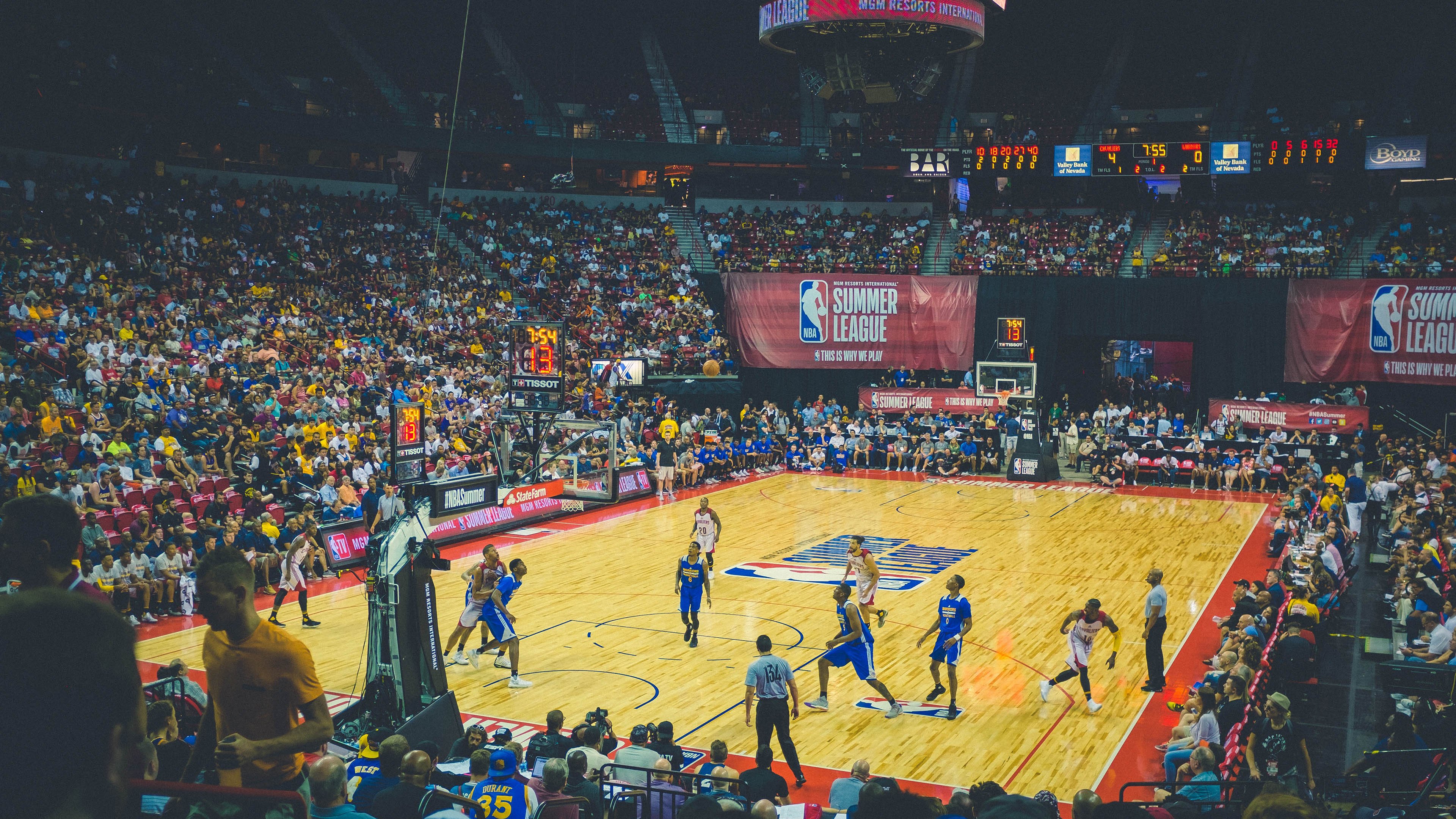 爱游戏官方入口-独行侠鼓励球员参与当地慈善跑步活动，独行侠队球员名单及年薪